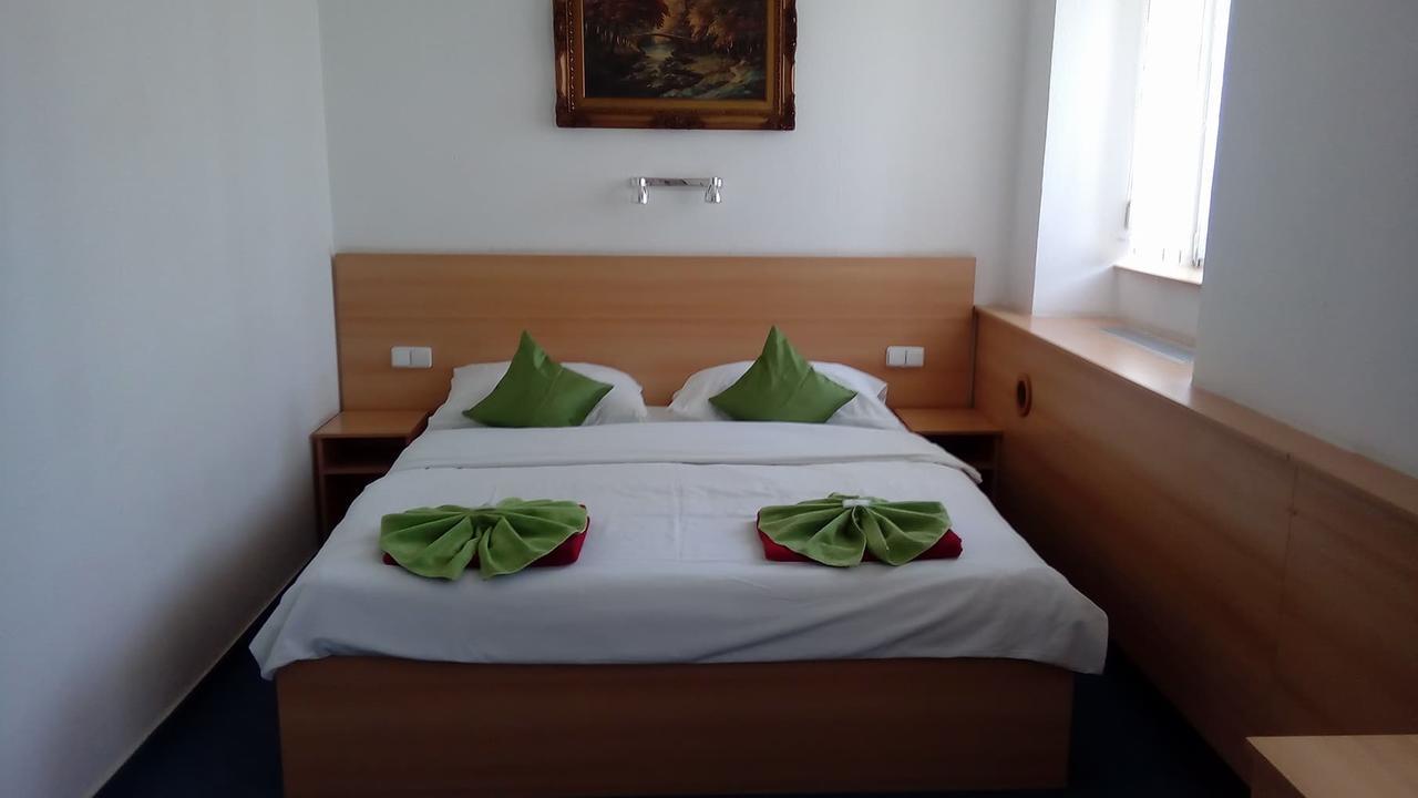 Hotel O.K. 1 Beroun  Εξωτερικό φωτογραφία